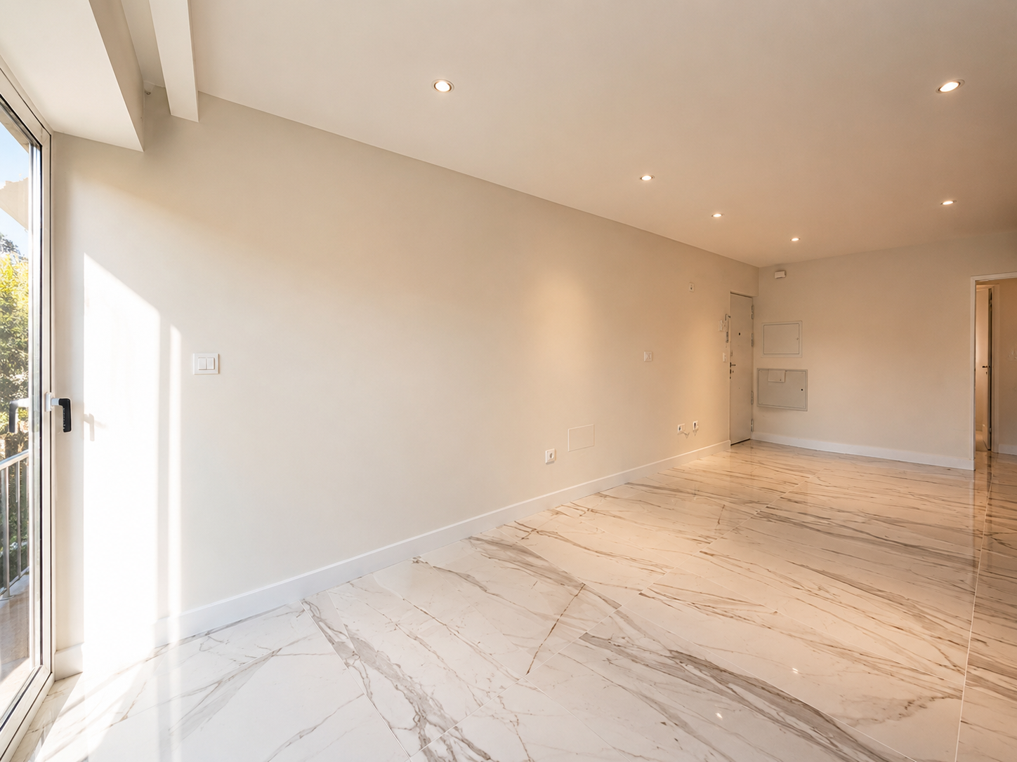 Exclusive Renovated 3-Bedroom Apartment for Sale in Cruz del Humilladero - View 10