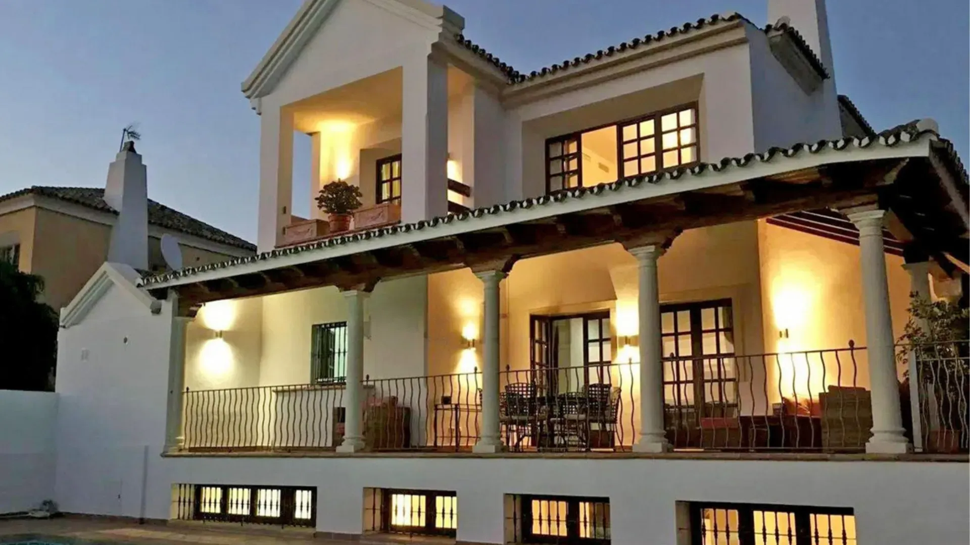 290 m2 villa for sale in Marbella - View 11