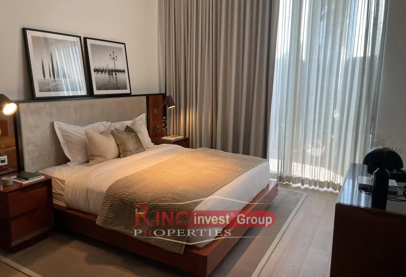 Ultra-Luxury 6BR Duplex Penthouse | Canal Views - View 7