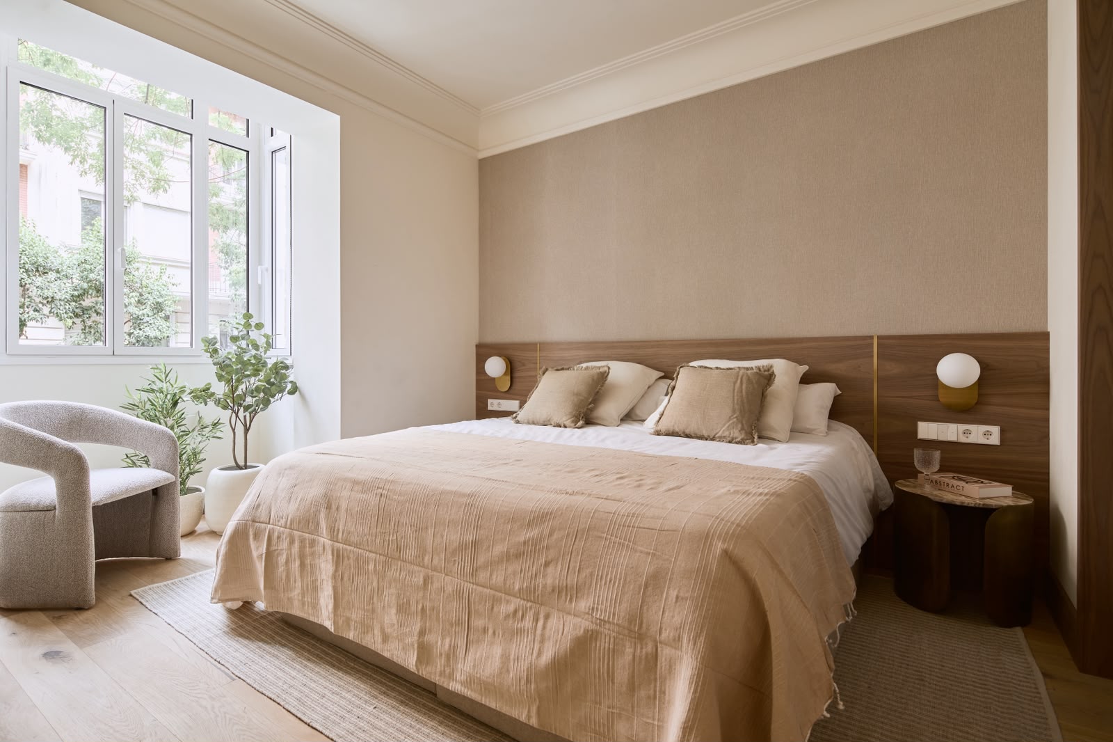 Elegant Designer Apartment in Salamanca - View 10