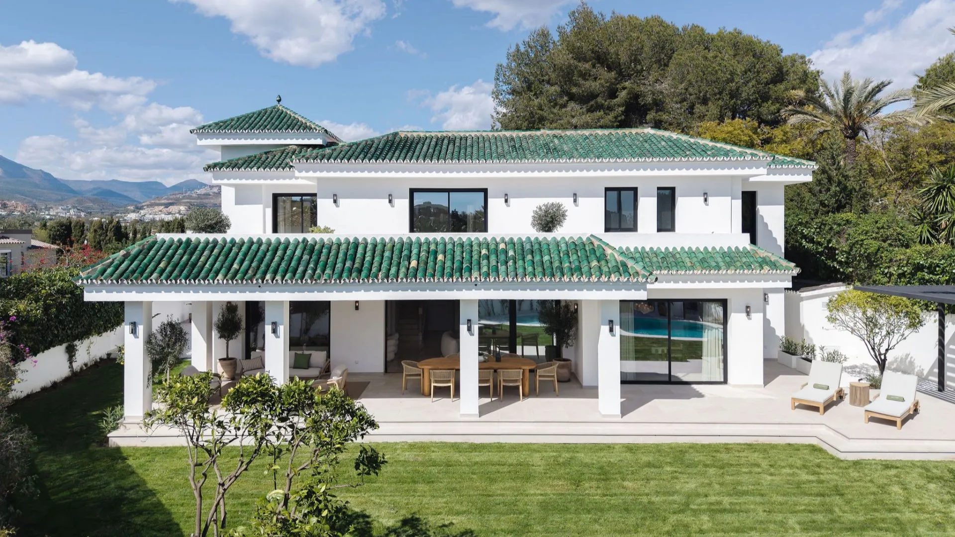 290 m² villa for sale in Marbella - View 11
