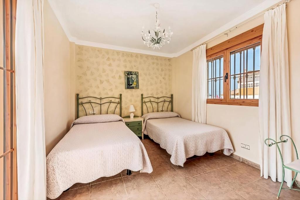 Villa with Private Pool and Sea Views in Nerja - View 14