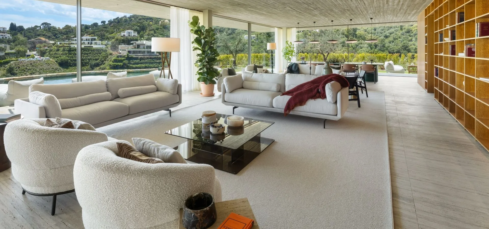 1,163 m² villa for sale in Benahavís - View 9