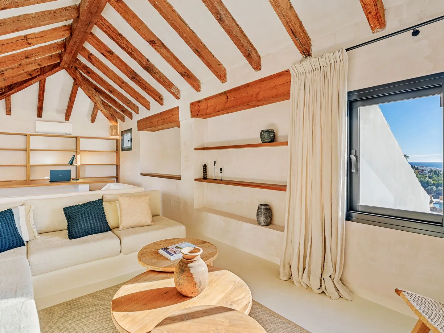 Luxury 6-Bed Villa with Sea & Mountain Views – Málaga - View 9