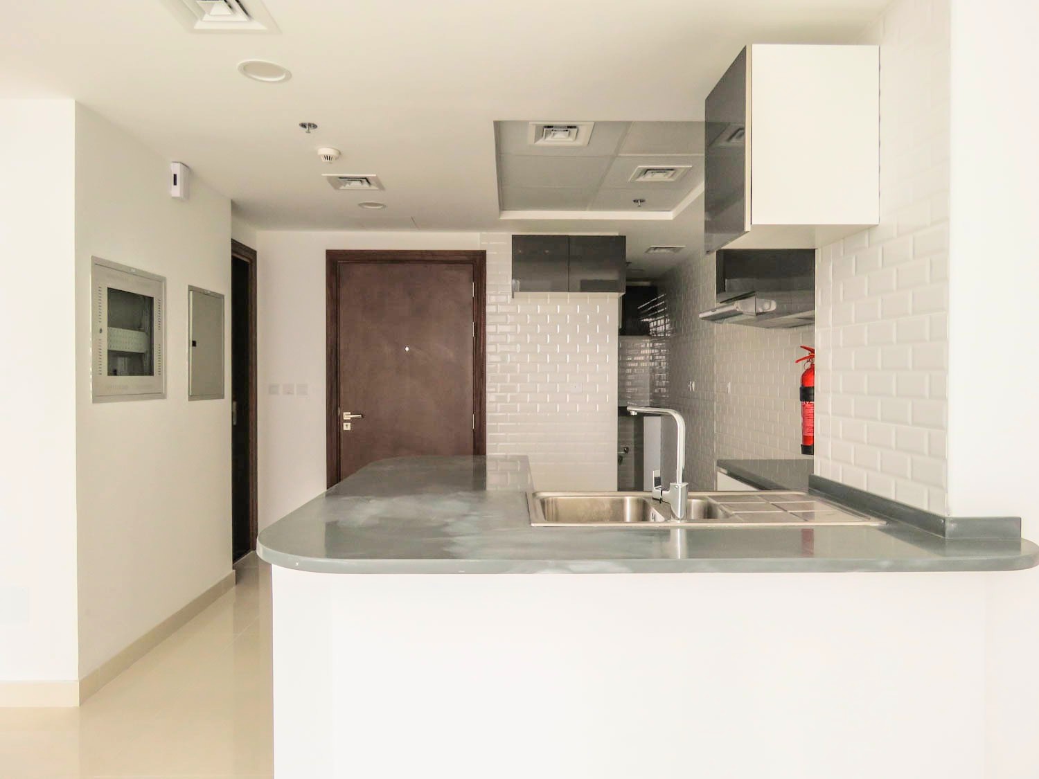 Bright Studio | Vacant | High Floor - View 12