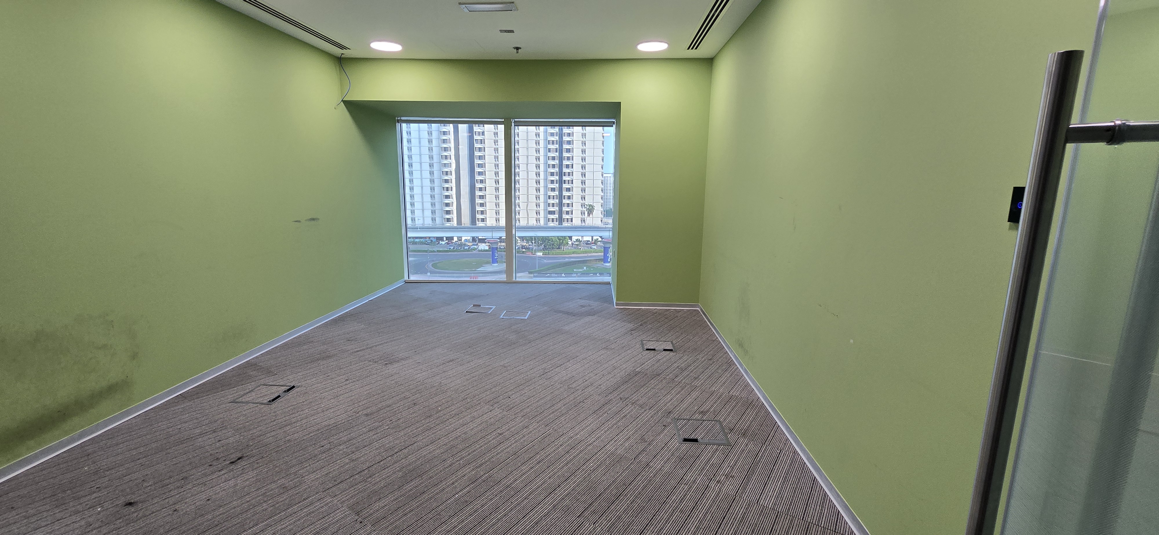 Fully Fitted | Prime Location | Ready to Move - View 10