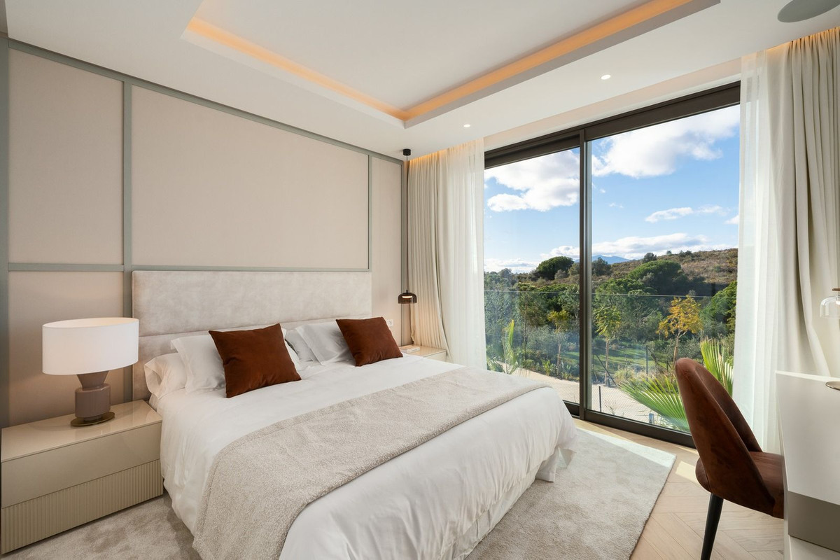 Marbella Hill Club Bespoke Mansion - View 19