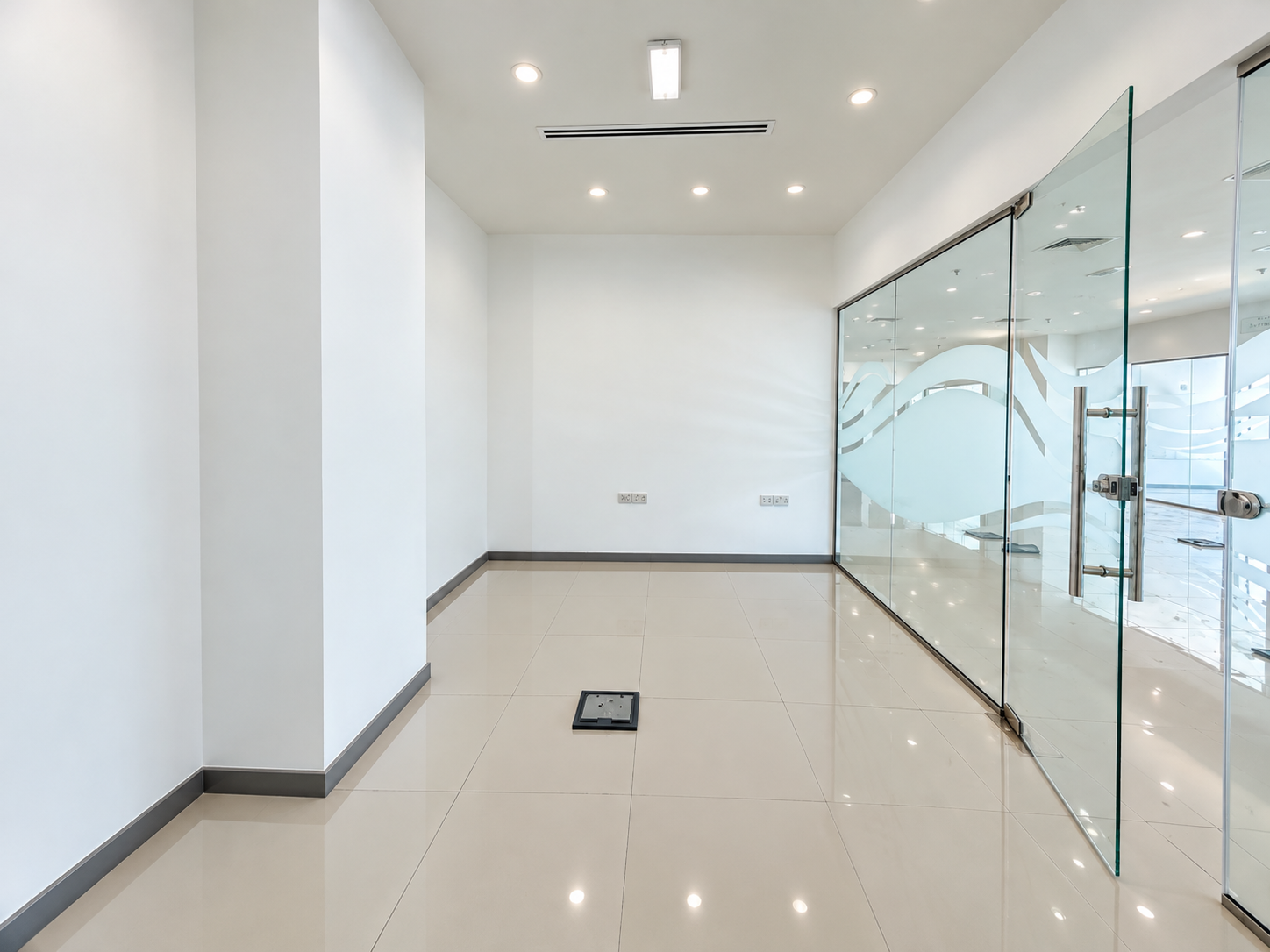 Huge Office Layout | Prime Location | Fitted - View 14
