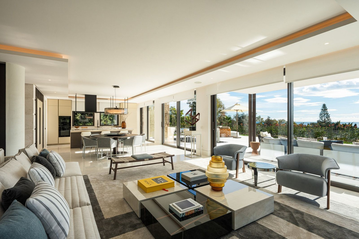 Marbella Hill Club Bespoke Mansion - View 10