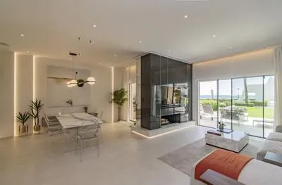 Luxury Beachfront Townhouse for Sale on Marbella’s Prestigious Golden Mile - View 6