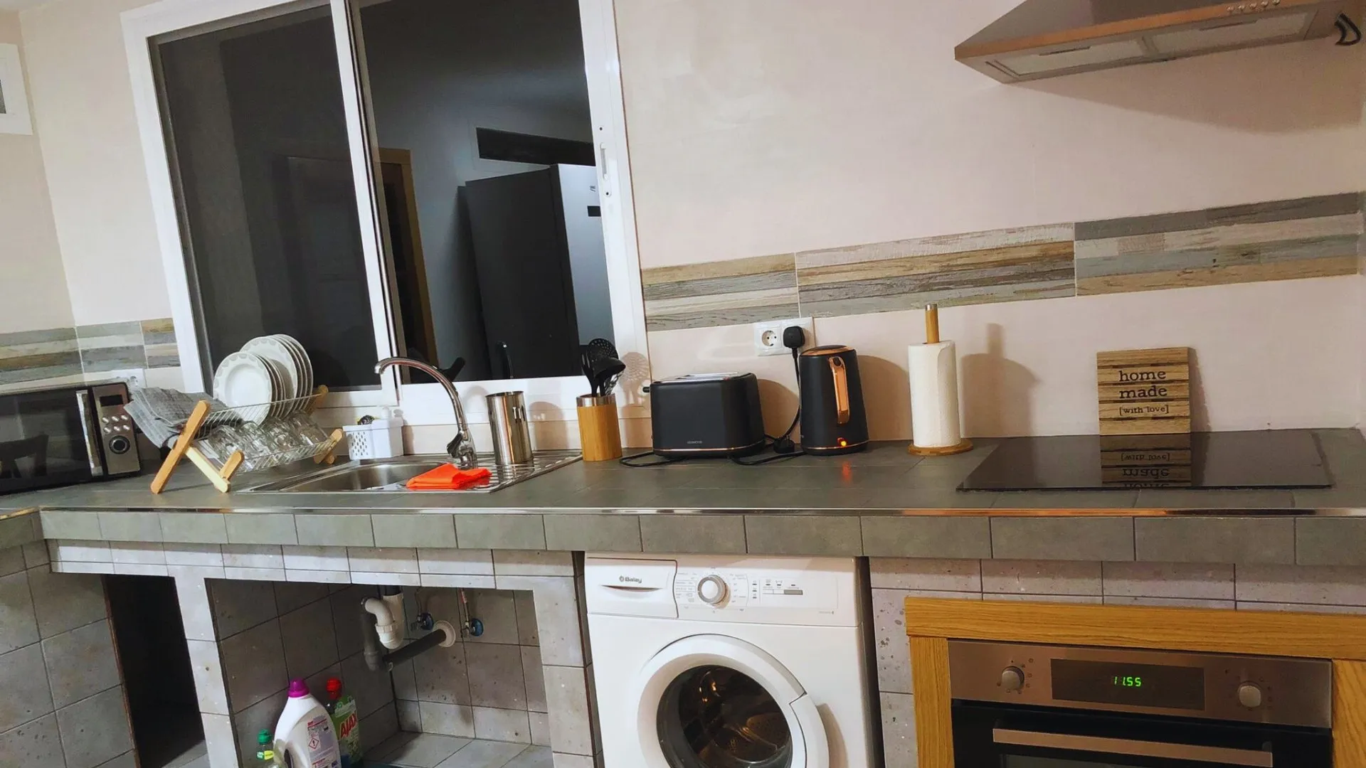 Exclusive 4-Bedroom Villa with Private Pool in Cadiz - View 10