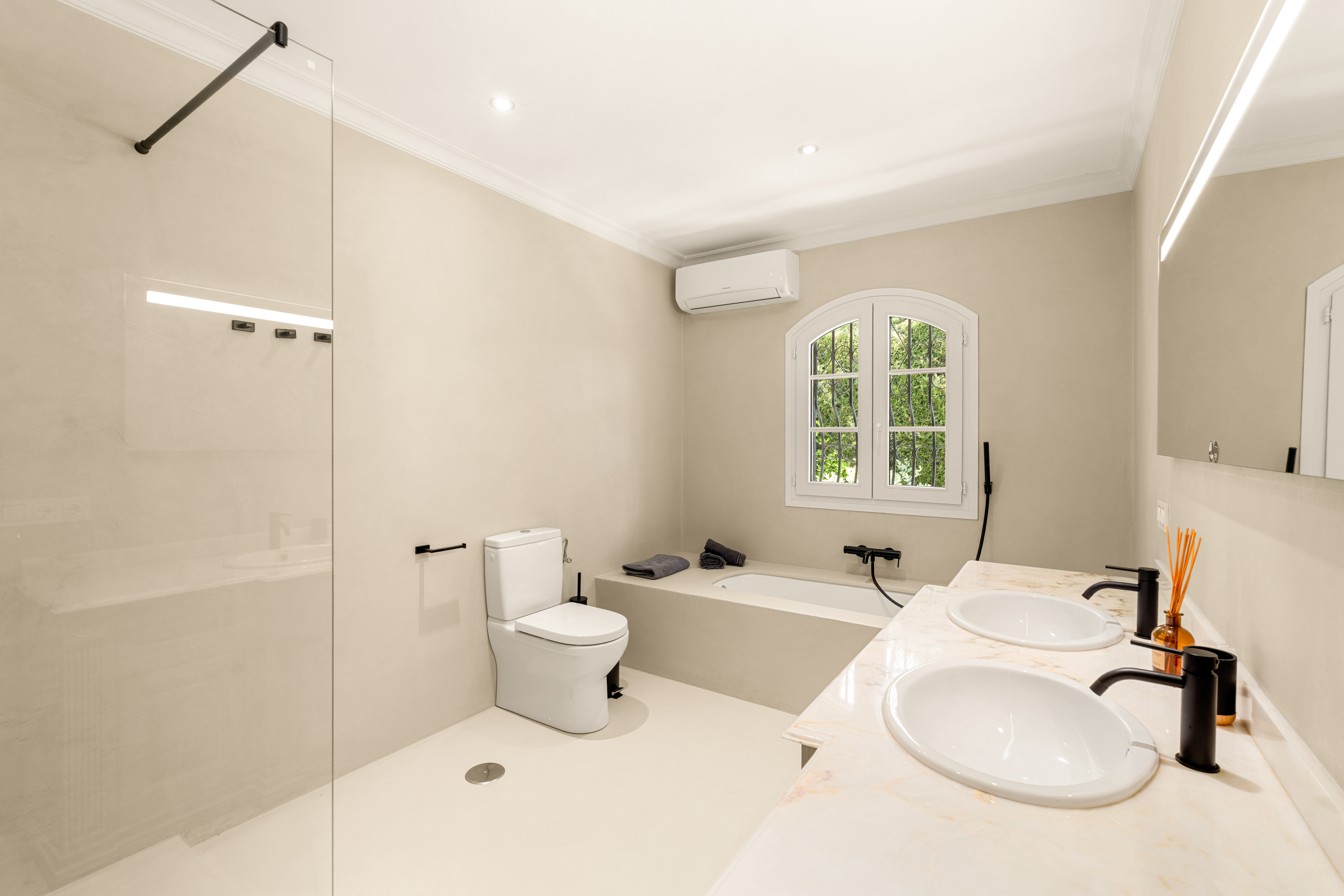 Casa Noora - Elegant Renovated Villa in Altos del Paraíso, Benahavís - View 13