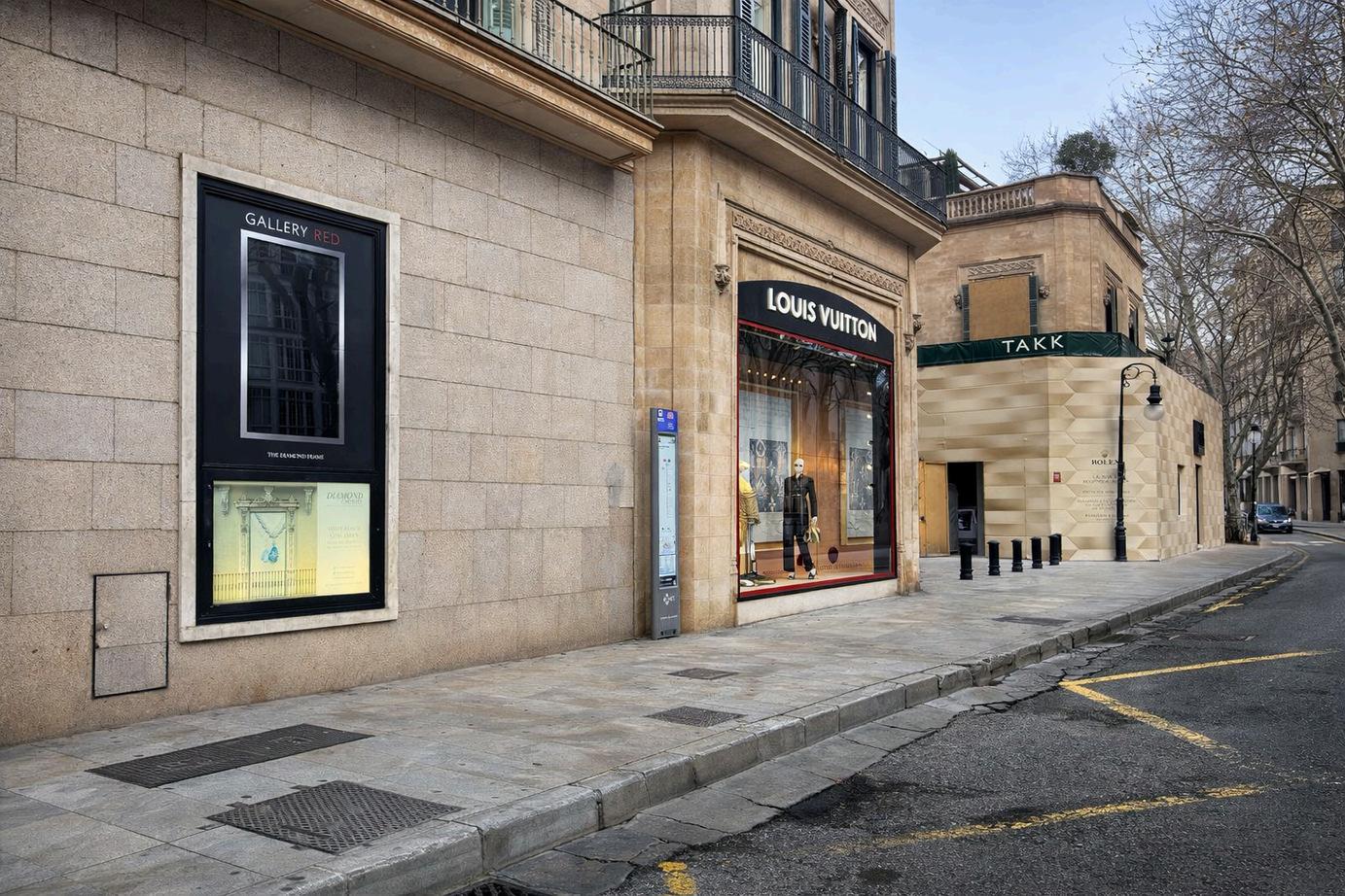 Five-Star Boutique Hotel in a Historic Palace for Sale in Paseo del Born, - View 9